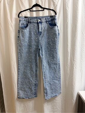 Pearl Embelished Light Wash Bridal Jeans. Size XL.